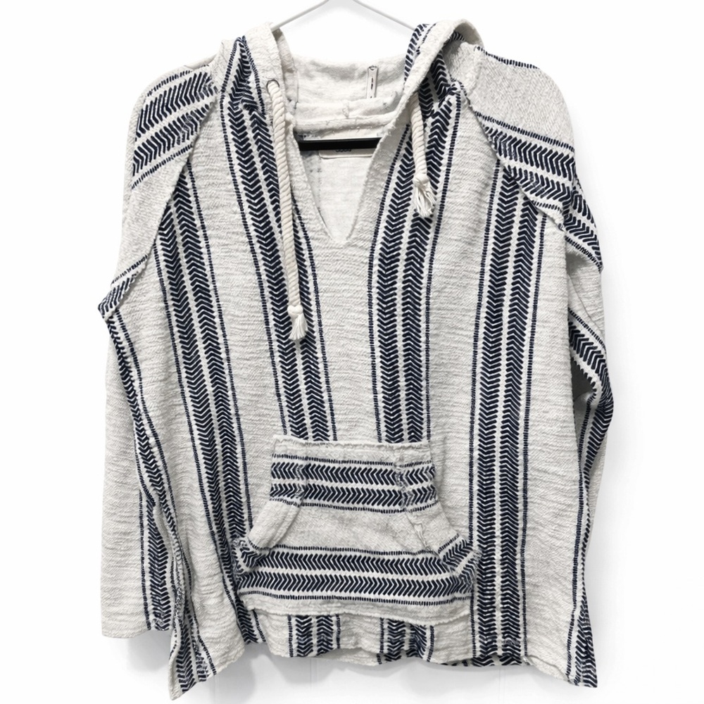 Ocean Drive V-Neck White and Black Sweater